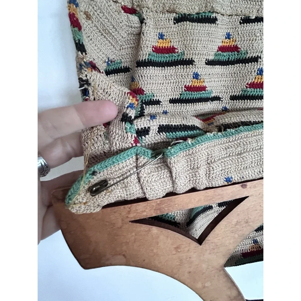 Vintage Tapestry Tight Knit Craft Bag Crochet Needlework Knitting Wood Handles - Picture 13 of 16